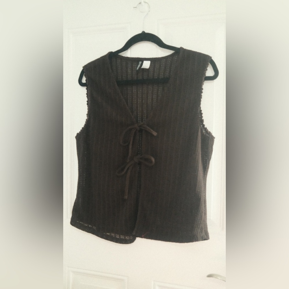 H&M Brown Sleeveless Knit Top